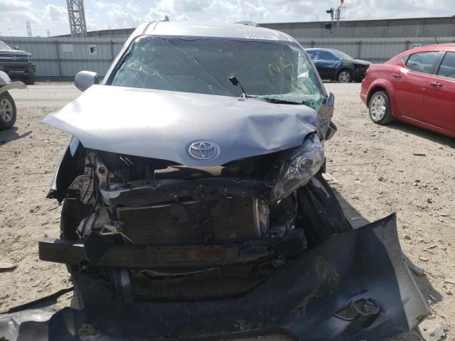 Photo 9 from auction – 2011 TOYOTA SIENNA LE with VIN 5TDKK3DC5BS018826