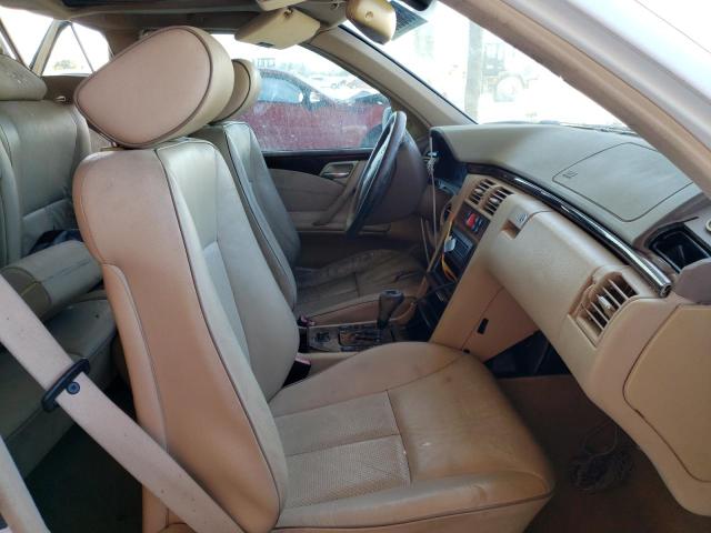 Photo 5 from auction – 2000 MERCEDES-BENZ E 320 with VIN WDBJF65J5YB054299