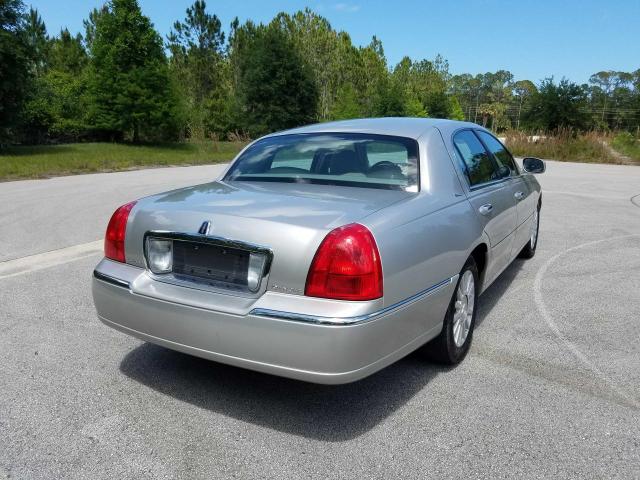 Photo 4 from auction – 2003 LINCOLN TOWN CAR E with VIN 1LNHM81W83Y617043