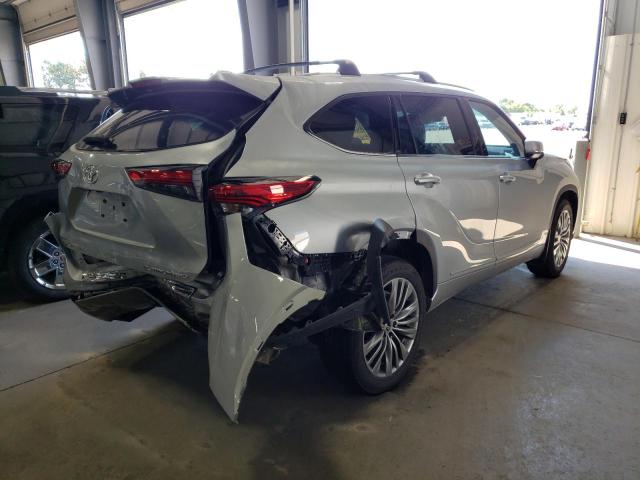 Photo 4 from auction – 2021 TOYOTA HIGHLANDER with VIN 5TDFZRBH1MS146952