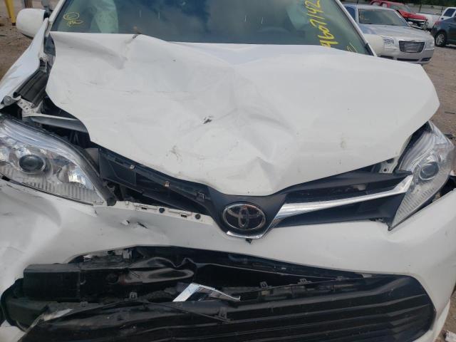 Photo 7 from auction – 2018 TOYOTA SIENNA LE with VIN 5TDKZ3DC1JS936941