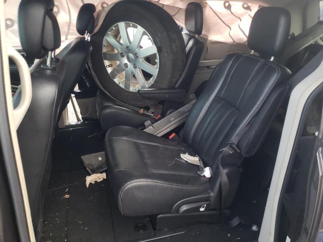 Photo 6 from auction – 2016 CHRYSLER TOWN & COU with VIN 2C4RC1BGXGR255088