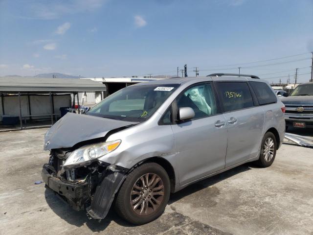 Photo 2 from auction – 2017 TOYOTA SIENNA XLE with VIN 5TDYZ3DC6HS872075