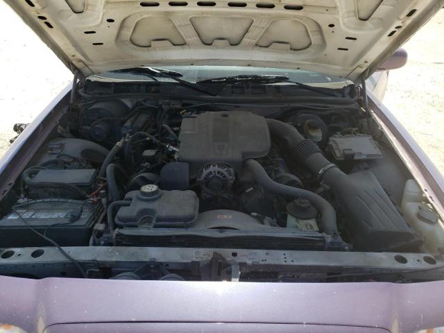 Photo 7 from auction – 2005 FORD CROWN VICT with VIN 2FAFP71W85X135338