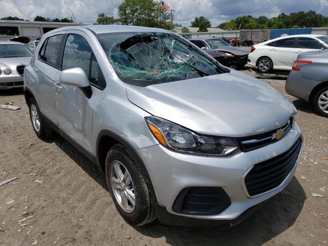 CHEVROLET TRAX LS 2022 with VIN KL7CJKSM6NB537650 - Photo from auction