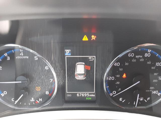 Photo 8 from auction – 2017 TOYOTA RAV4 LIMIT with VIN 2T3DFREV3HW577623