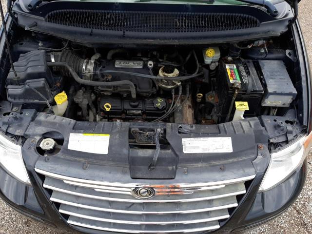 Photo 7 from auction – 2005 CHRYSLER TOWN & COU with VIN 2C8GP64L65R123704