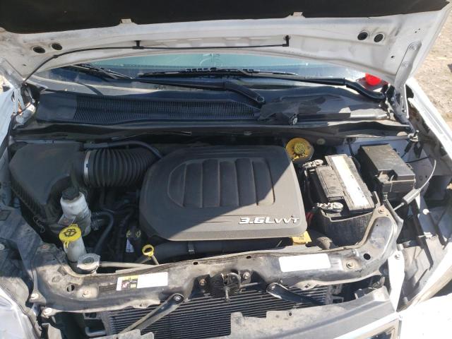 Photo 7 from auction – 2016 CHRYSLER TOWN & COU with VIN 2C4RC1BG8GR104587