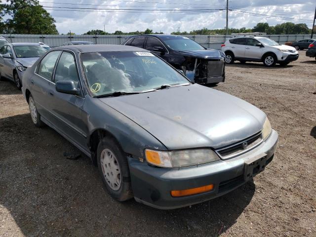 HONDA ACCORD VAL 1996 with VIN 1HGCD5696TA228069 - Photo from auction