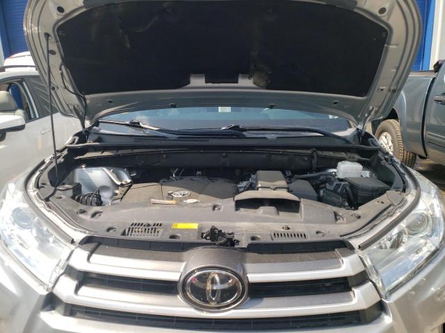 Photo 7 from auction – 2019 TOYOTA HIGHLANDER with VIN 5TDKZRFH1KS565907