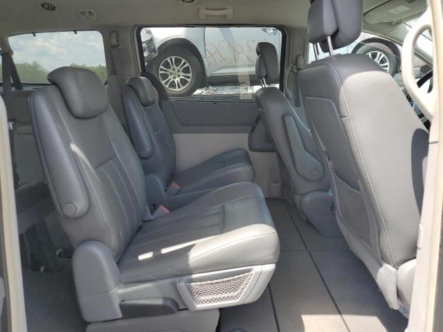 Photo 6 from auction – 2010 CHRYSLER TOWN & COU with VIN 2A4RR5D1XAR305469