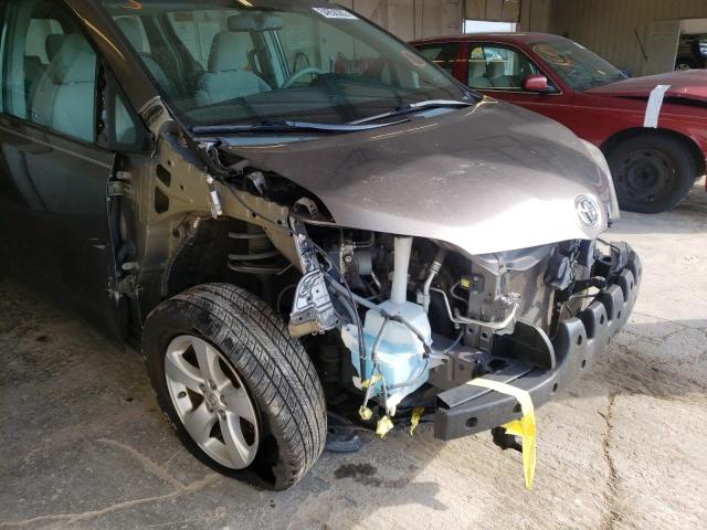 Photo 9 from auction – 2014 TOYOTA SIENNA with VIN 5TDZK3DC5ES406383