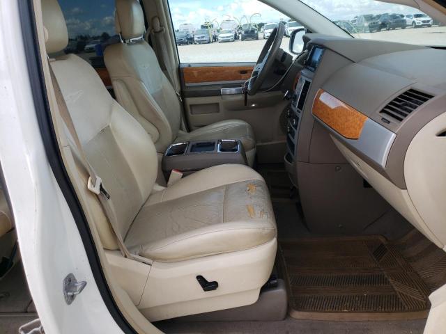 Photo 5 from auction – 2010 CHRYSLER TOWN & COU with VIN 2A4RR7DX8AR366092