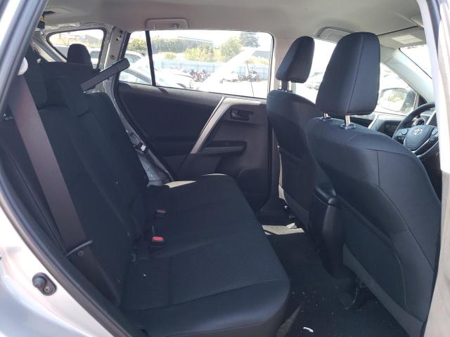 Photo 6 from auction – 2018 TOYOTA RAV4 LE with VIN 2T3ZFREV1JW490766