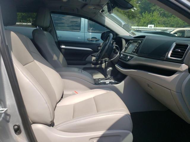 Photo 5 from auction – 2019 TOYOTA HIGHLANDER with VIN 5TDKZRFH1KS565907