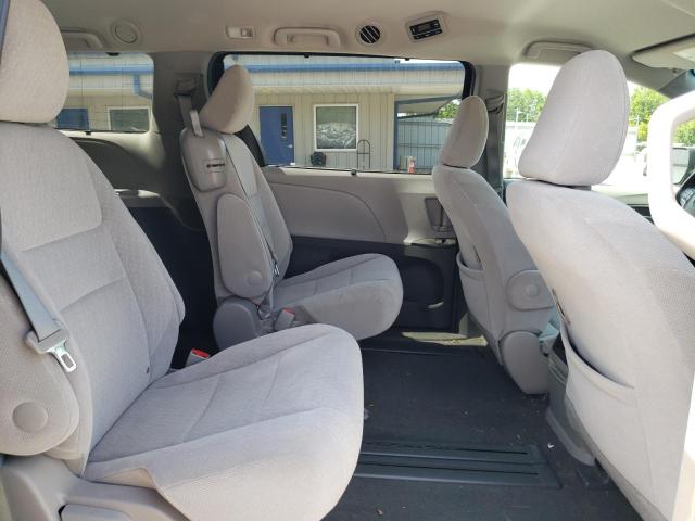 Photo 6 from auction – 2017 TOYOTA SIENNA LE with VIN 5TDKZ3DC5HS777111