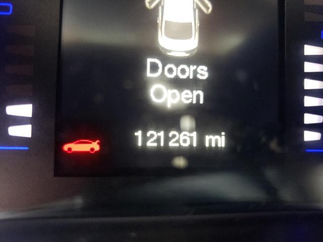 Photo 8 from auction – 2015 CHRYSLER 200 LIMITE with VIN 1C3CCCAB8FN595492