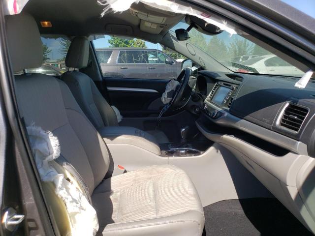Photo 5 from auction – 2018 TOYOTA HIGHLANDER with VIN 5TDBZRFH0JS804703