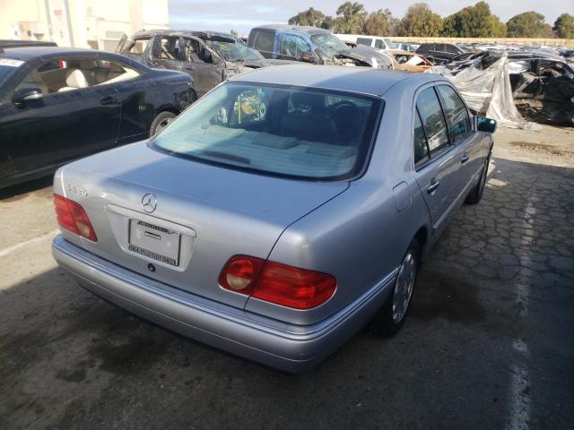 Photo 4 from auction – 1999 MERCEDES-BENZ E 320 with VIN WDBJF65H7XA847315