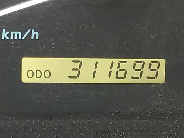 Photo 8 from auction – 2001 LEXUS LX 470 with VIN JTJHT00W313509012