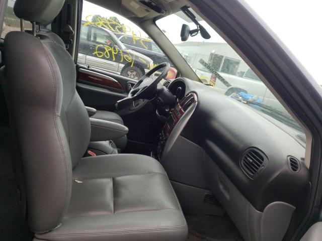 Photo 5 from auction – 2005 CHRYSLER TOWN & COU with VIN 2C8GP64L85R581843