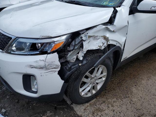 Photo 9 from auction – 2015 KIA SORENTO LX with VIN 5XYKTDA60FG645373