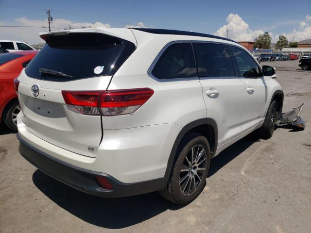 Photo 4 from auction – 2017 TOYOTA HIGHLANDER with VIN 5TDKZRFH1HS517509