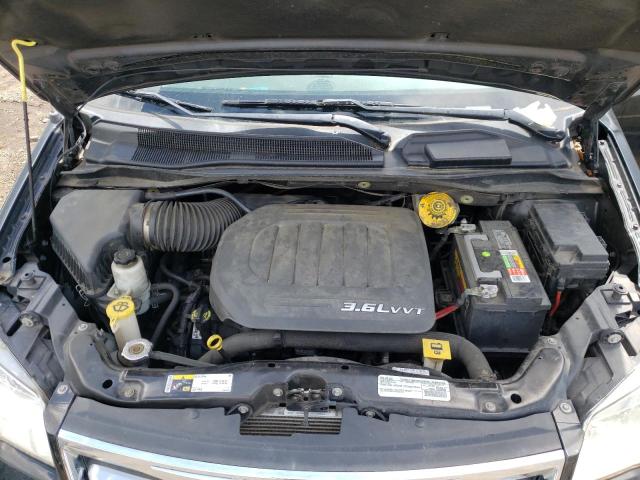 Photo 7 from auction – 2016 CHRYSLER TOWN & COU with VIN 2C4RC1BG5GR298186