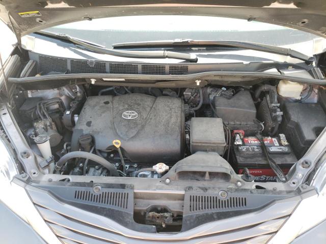 Photo 7 from auction – 2017 TOYOTA SIENNA LE with VIN 5TDKZ3DC5HS777111