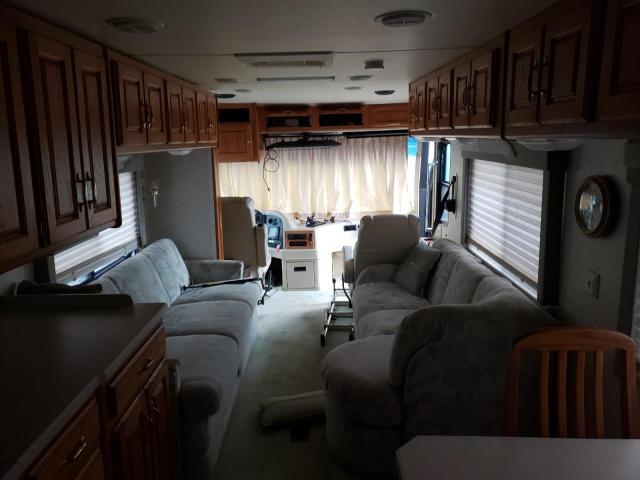 Photo 5 from auction – 1998 FREIGHTLINER CHASSIS X with VIN 4UZ6XFBC1WC944201