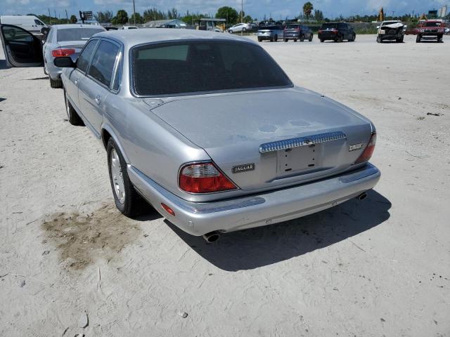 Photo 3 from auction – 2001 JAGUAR VANDENPLAS with VIN SAJDA24C11LF22560