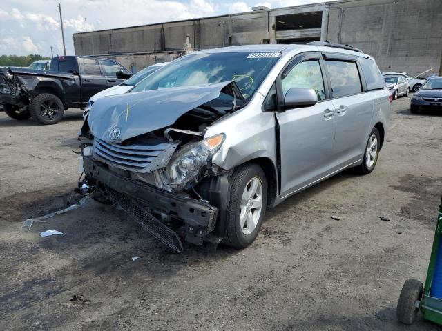 Photo 2 from auction – 2015 TOYOTA SIENNA LE with VIN 5TDKK3DC4FS565303