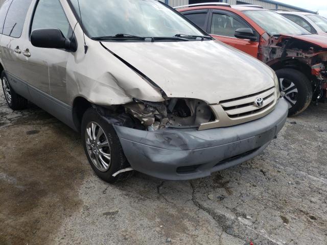 Photo 9 from auction – 2002 TOYOTA SIENNA LE with VIN 4T3ZF13C02U436153