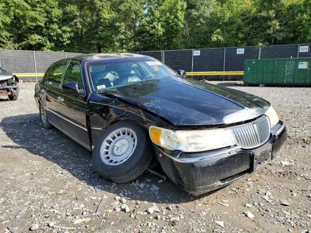 LINCOLN TOWN CAR E 2000 مع رقم تعريف المركبة 1LNHM81W3YY796907 - صورة من المزاد
