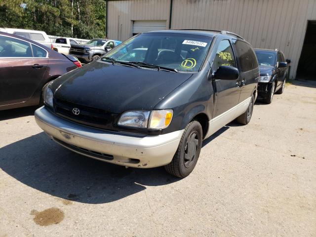 Photo 2 from auction – 2000 TOYOTA SIENNA with VIN 4T3ZF13C6YU178584