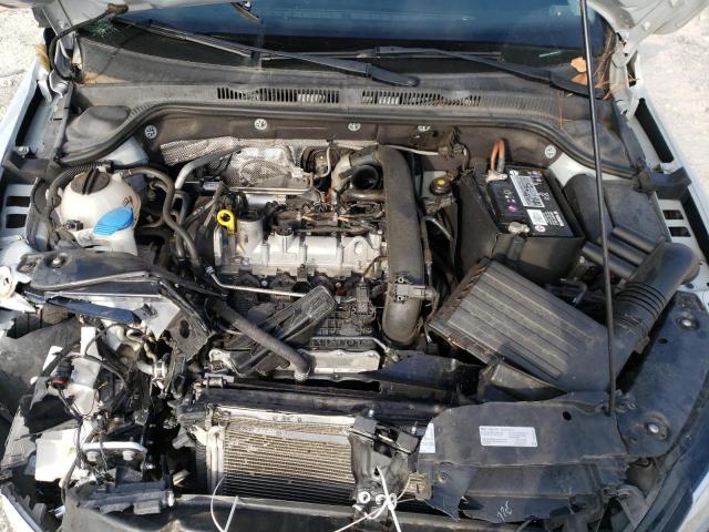 Photo 7 from auction – 2017 VOLKSWAGEN JETTA S with VIN 3VW2B7AJ7HM405815