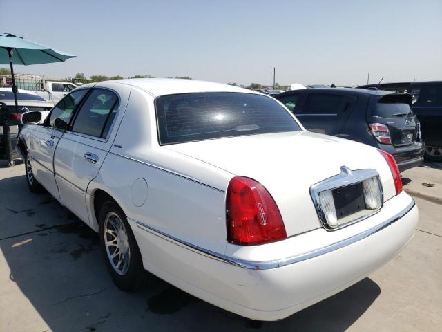 Photo 3 from auction – 2000 LINCOLN TOWN CAR S with VIN 1LNHM82W8YY805597