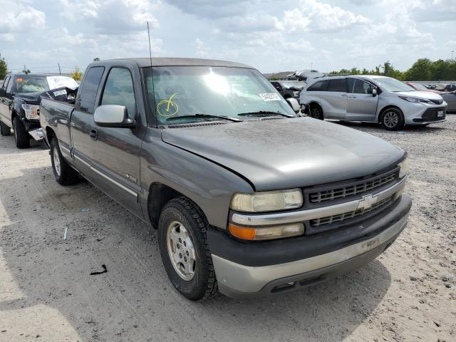 CHEVROLET SILVERADO 2000 with VIN 1GCEC19T1YZ139402 - Photo from auction