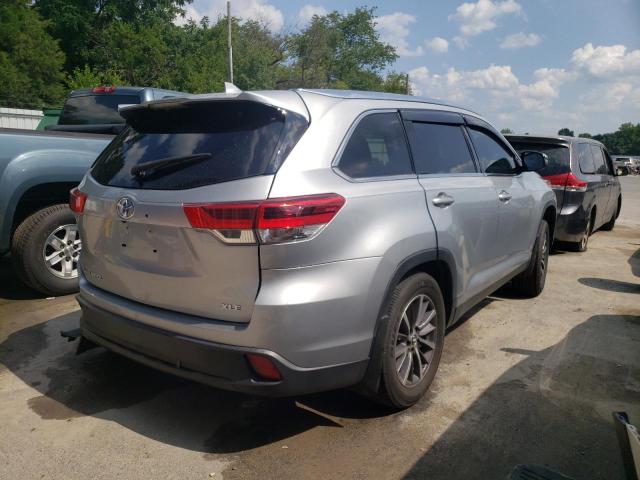Photo 4 from auction – 2019 TOYOTA HIGHLANDER with VIN 5TDKZRFH1KS565907