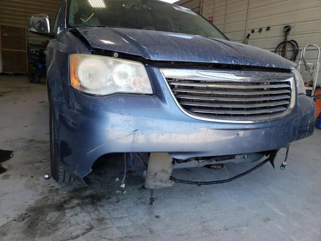 Photo 9 from auction – 2011 CHRYSLER TOWN & COU with VIN 2A4RR8DG8BR759355