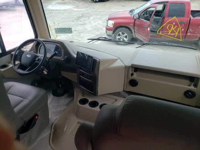 Photo 5 from auction – 2022 THOR MOTORHOME with VIN 1F65F5DN0M0A16327