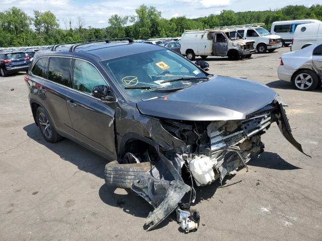 TOYOTA HIGHLANDER 2019 with VIN 5TDBZRFH9KS709249 - Photo from auction