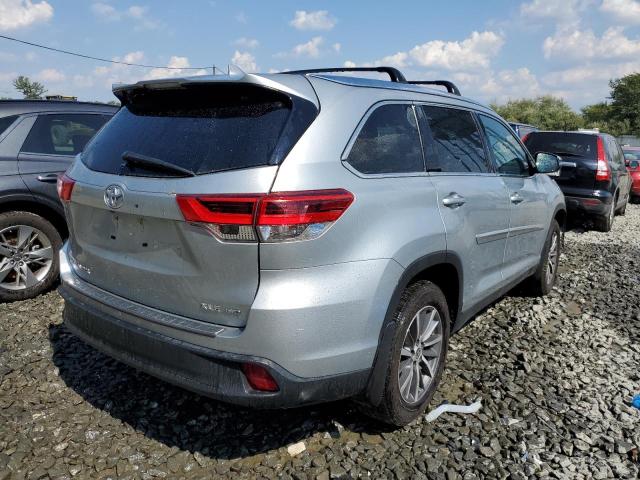 Photo 4 from auction – 2019 TOYOTA HIGHLANDER with VIN 5TDJZRFH2KS629142