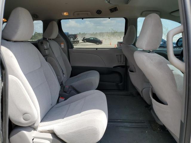 Photo 6 from auction – 2016 TOYOTA SIENNA LE with VIN 5TDKK3DC1GS726644