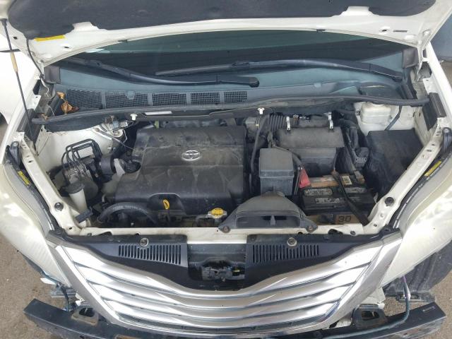 Photo 7 from auction – 2011 TOYOTA SIENNA XLE with VIN 5TDYK3DC9BS033663