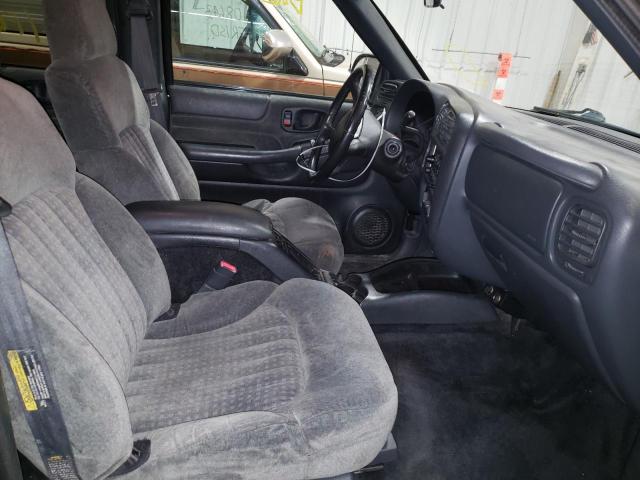 Photo 5 from auction – 2002 CHEVROLET BLAZER with VIN 1GNDT13W52K138999