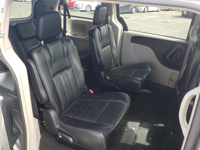 Photo 6 from auction – 2015 CHRYSLER TOWN & COU with VIN 2C4RC1BG8FR644343