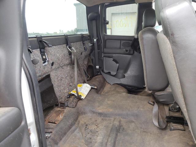 Photo 6 from auction – 2004 CHEVROLET SILVERADO with VIN 2GCEK19T941110526