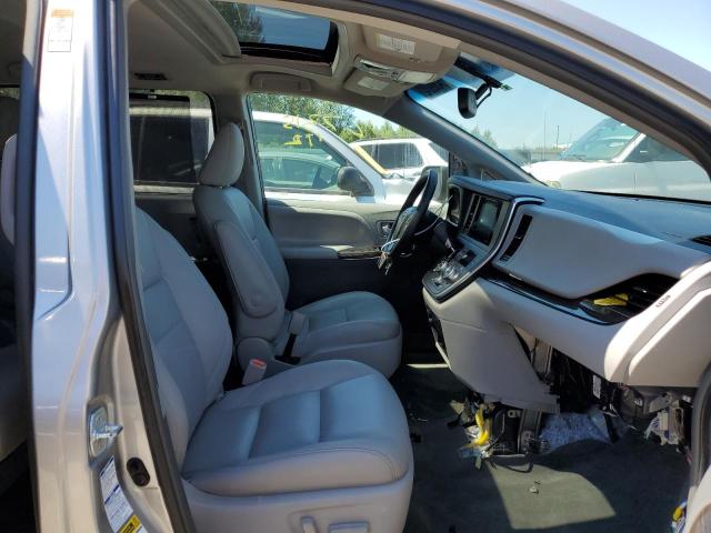 Photo 5 from auction – 2016 TOYOTA SIENNA XLE with VIN 5TDDK3DC2GS132055