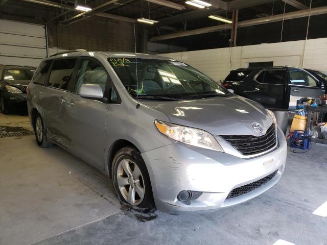 TOYOTA SIENNA LE 2012 z numerem VIN 5TDKK3DC8CS185201 - Zdjęcie z aukcji